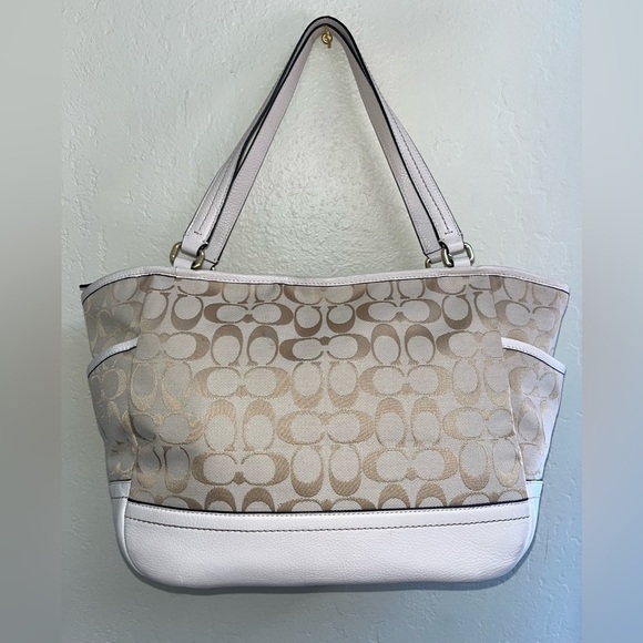 Coach Park Signature Cream and White Bag with side pockets and dust bag - Picture 3 of 15